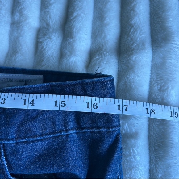 Womens Y2K Guess US 31 Medium Rise Boot Sarah Fit Jeans - Picture 6 of 9